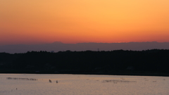 印旛沼・夕景　- あたまを雲の上に出し -