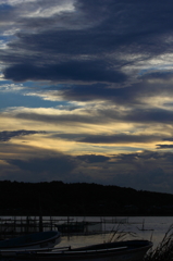 印旛沼・夕景　- 怪しげな雲 -