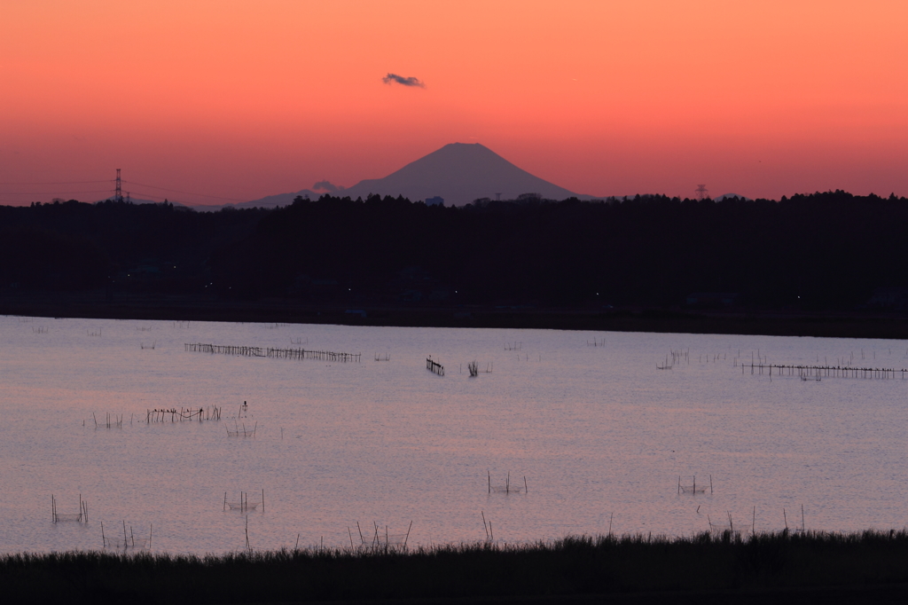 印旛沼・夕景　- 宴の後 -