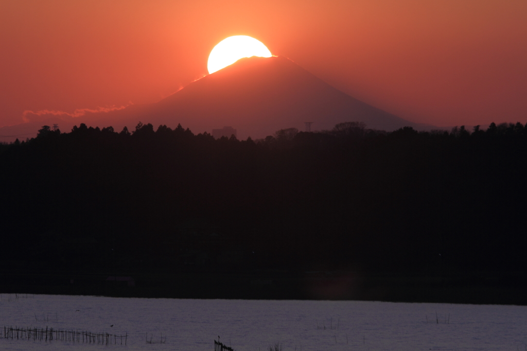 印旛沼・夕景　- ダイヤモンドとボサ網 -