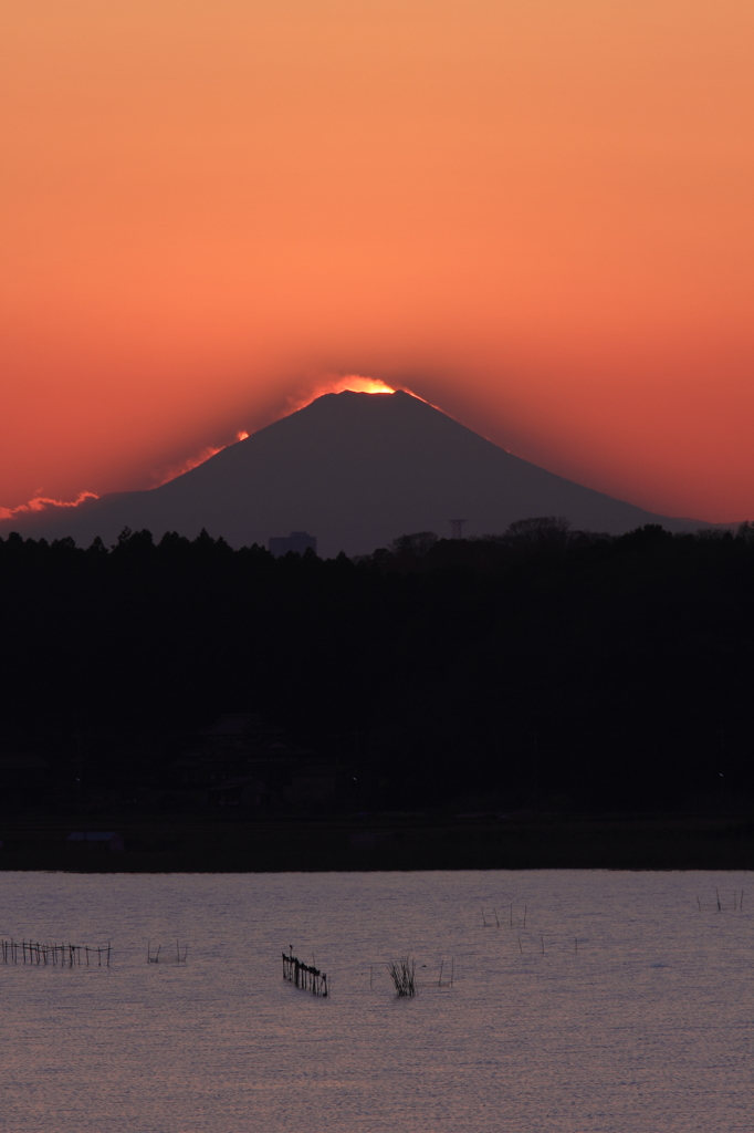 印旛沼・夕景　- 富士燃ゆ -