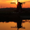 印旛沼・風車　- 夕暮れの虚像と実像 -
