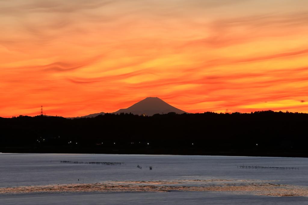 印旛沼・夕景　- 炎のごとく -