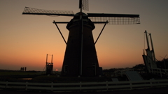 印旛沼・風車　- 穏やかな夕暮れ -