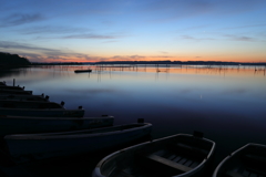 印旛沼・朝景　- 小舟とともに待つ夜明け -