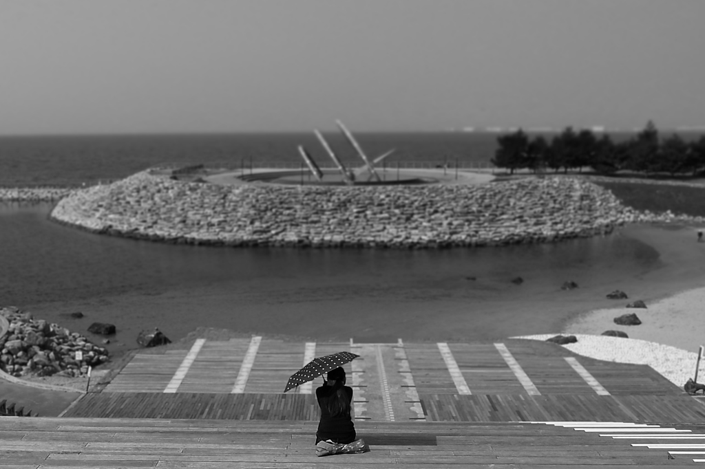 海と日傘