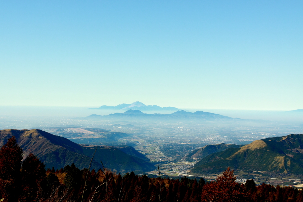 外輪山にかかる朝霧