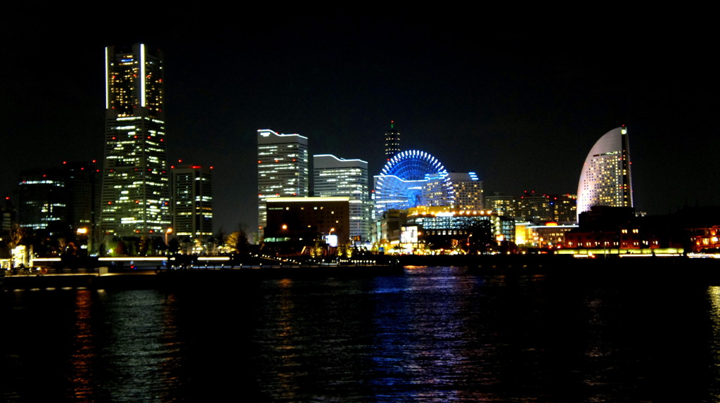 ブルーライト横浜