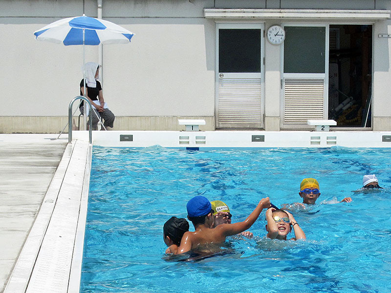 小学校　プール開放