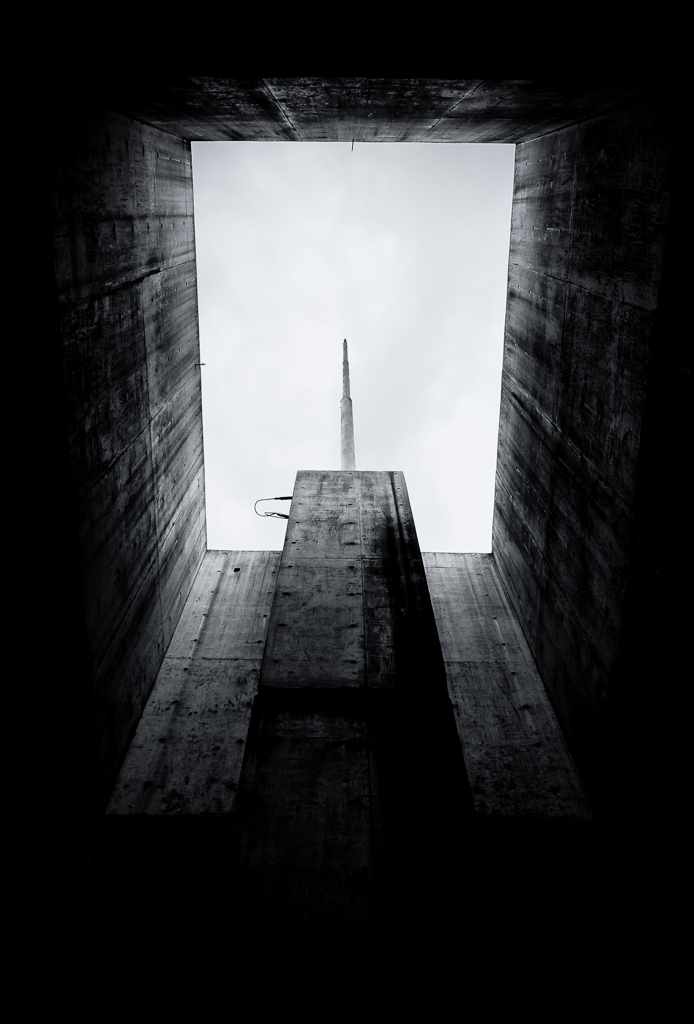 Confined　tower