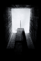 Confined　tower