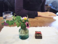 カフェにて