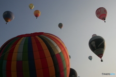 大空に向かって