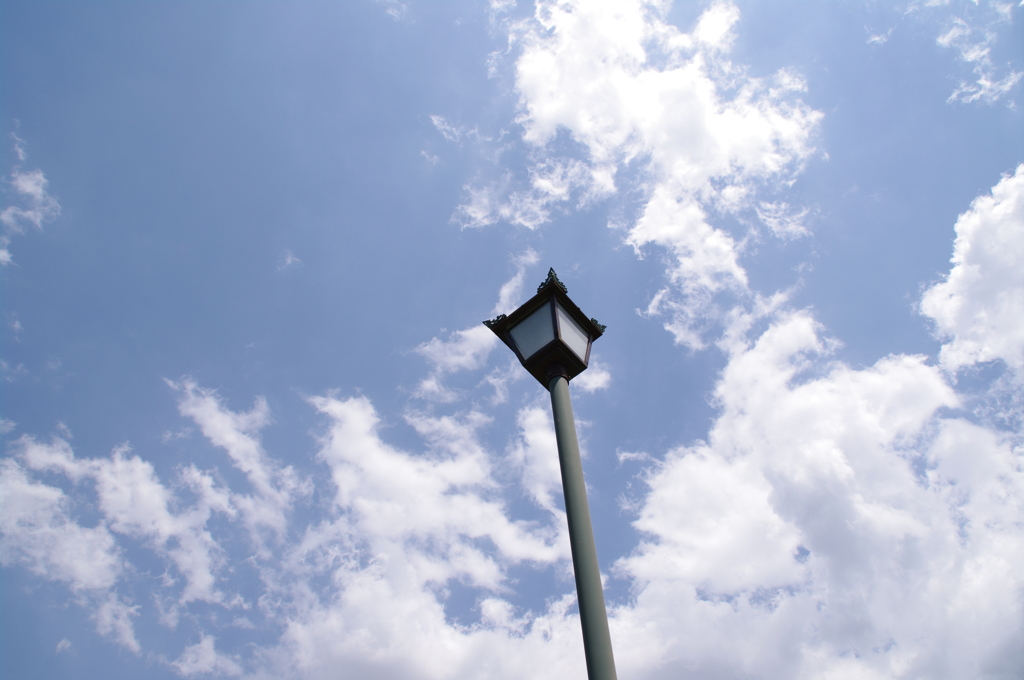 空と外灯