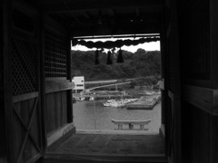 港