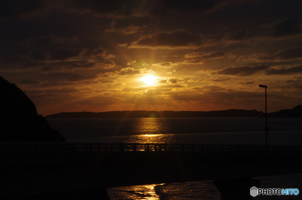 夕陽と潮騒