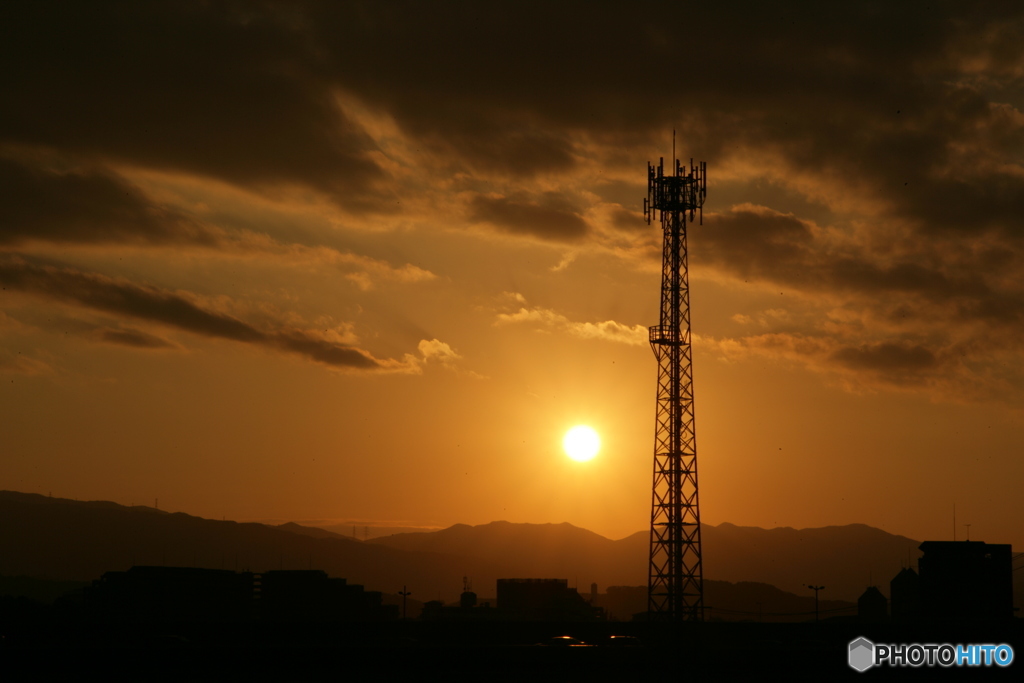 夕暮れの鉄塔