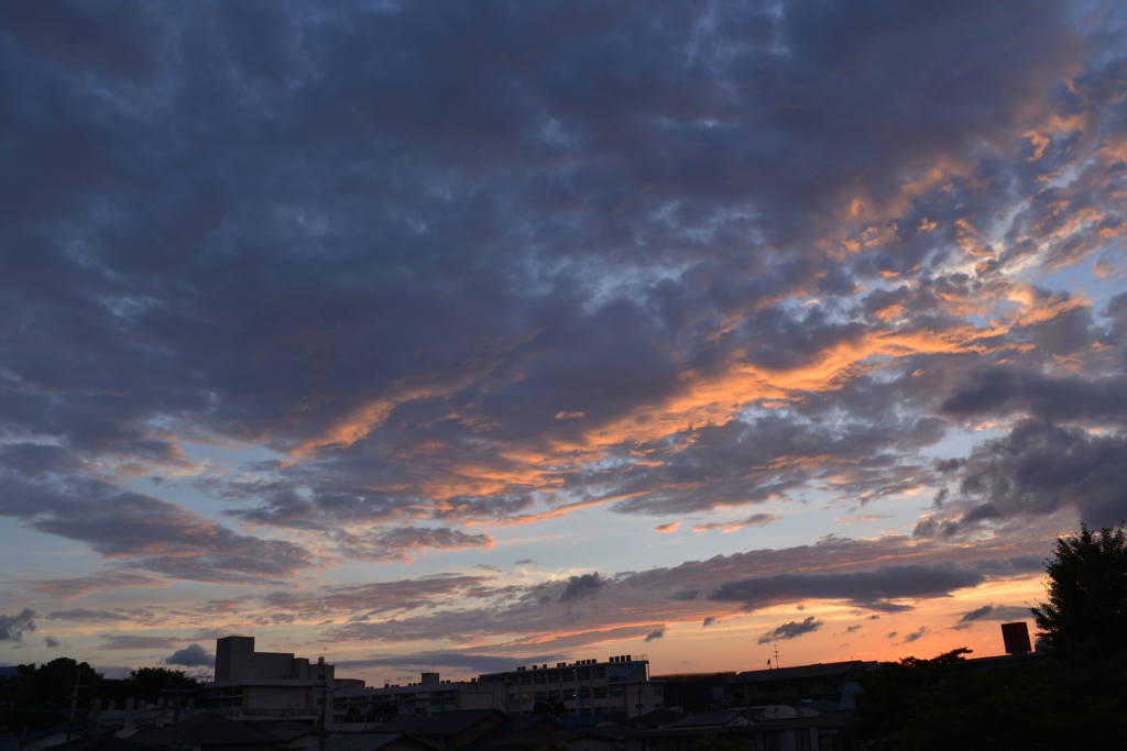 雨上がりの夕暮れ