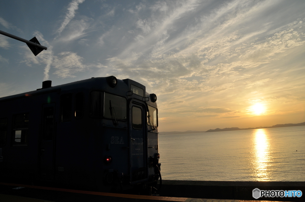 夕暮れに停まる