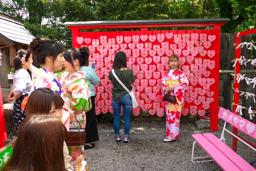 三光稲荷神社賑わう