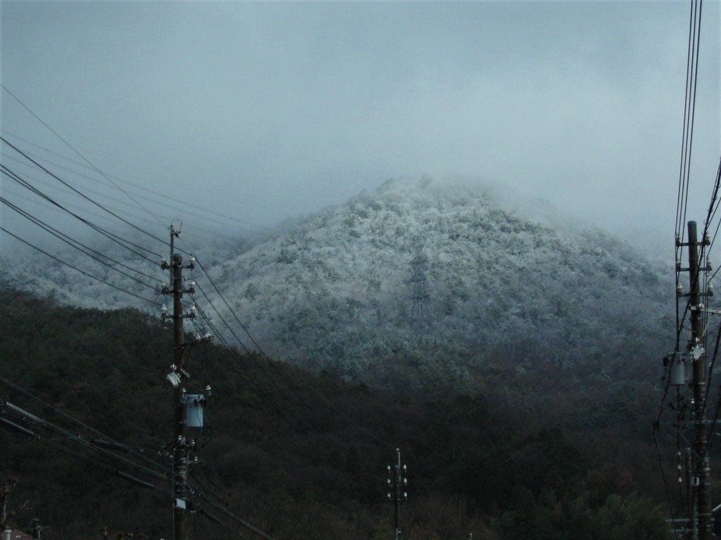 山は雪景色