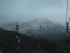 山は雪景色