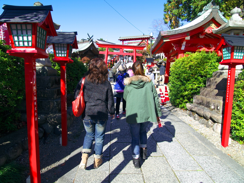 参道を行く