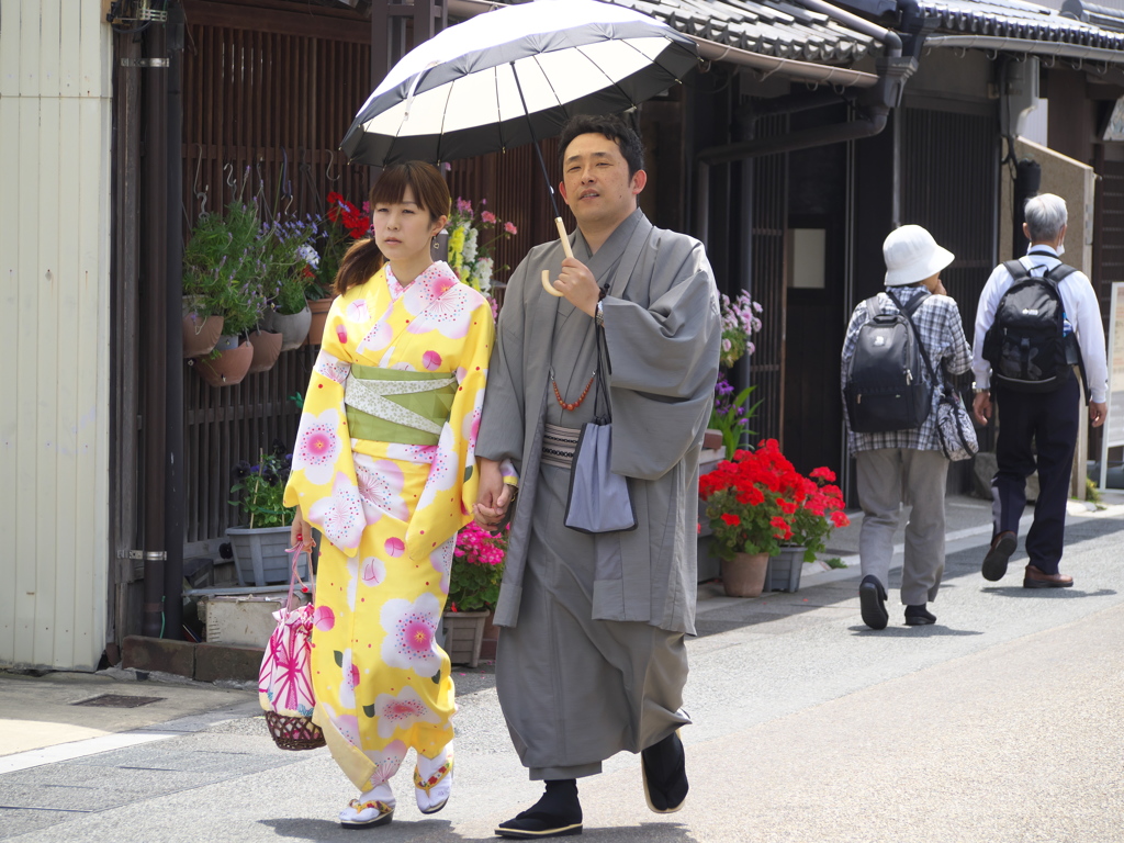 カップルで歩く街