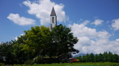 塔のある風景