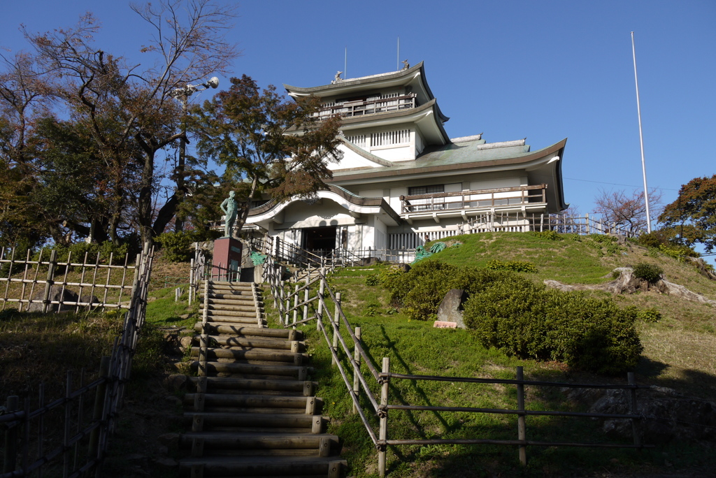 織田信長の城　小牧山城