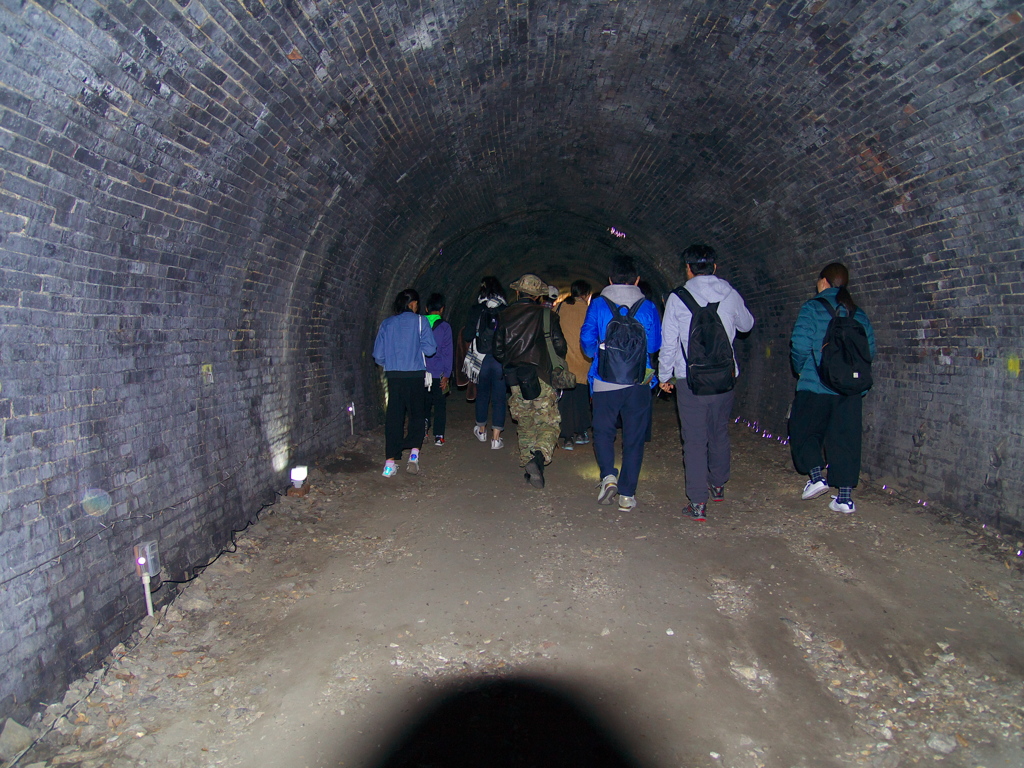 愛岐トンネル内部