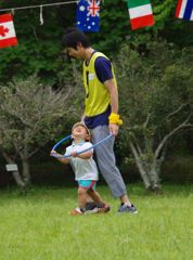 孫の運動会　パパと一緒の借り物競争