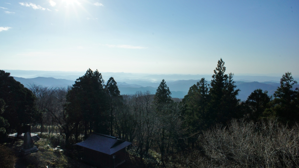 八溝山展望台より