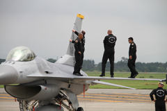 F-16 demo flight みんな集合！ 千歳航空際