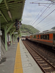 柿食えば鐘が鳴るなり定光寺駅？