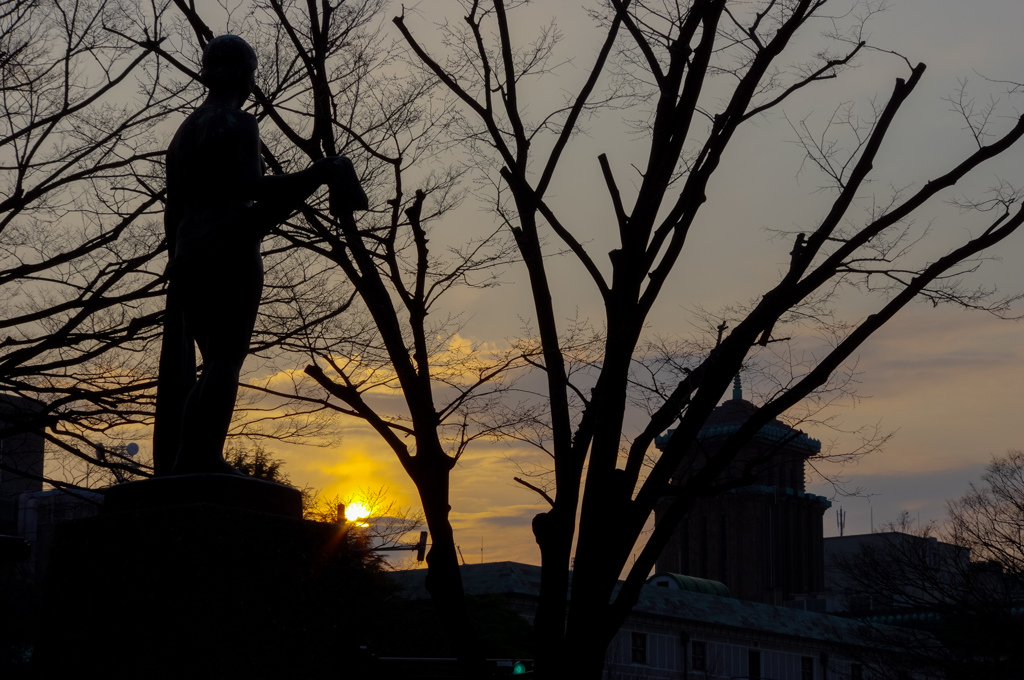 県庁の夕暮れ