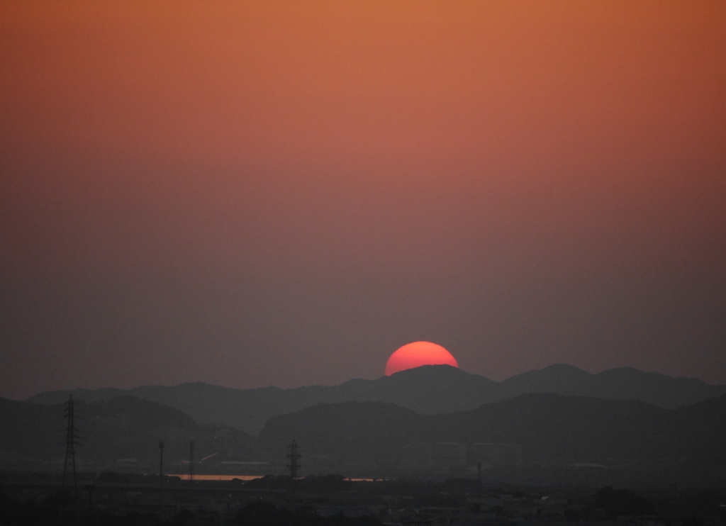 遠き山に日は落ちて