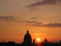 夕日に染まるローマの休日