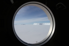 外は南極