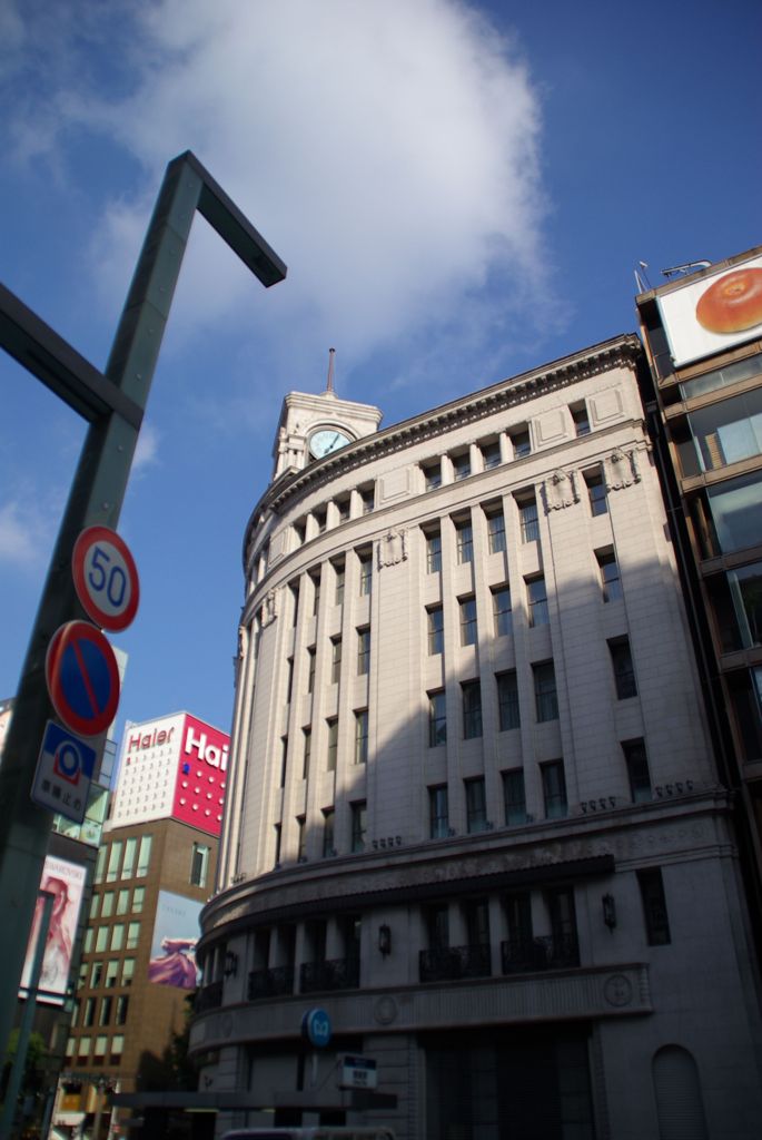 銀座が眠り、目覚める時