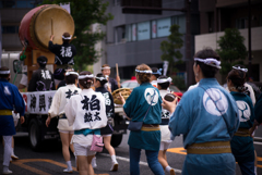 祭太鼓が聞こえる