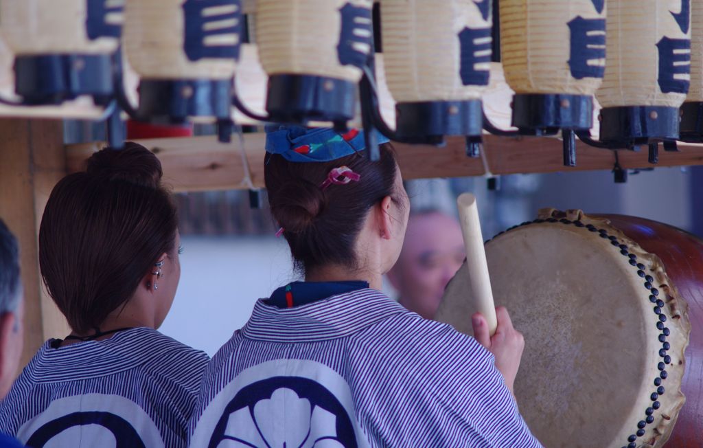 え？野郎ばかりじゃ汗っくさくてかなわねぇ？