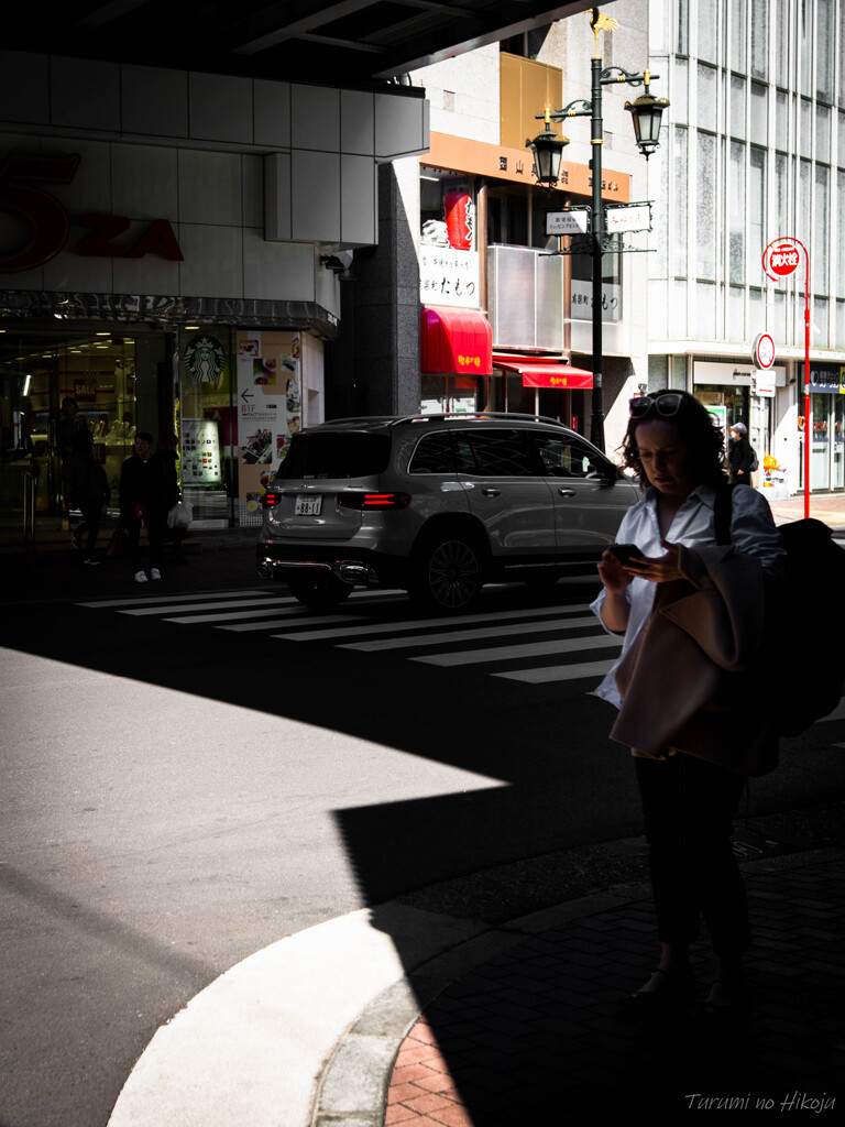 光と影の街