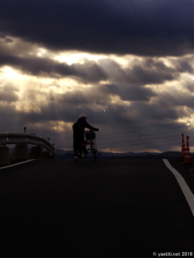 通学路は、光芒の中