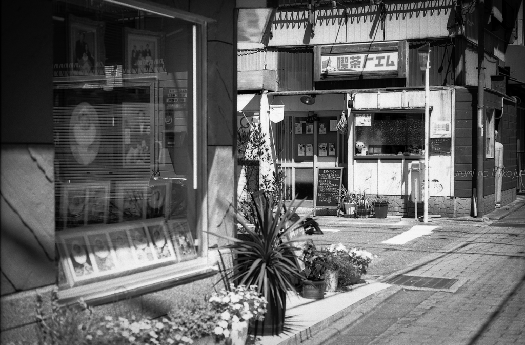 港町　路地を歩けば