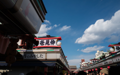 浅草の青い空