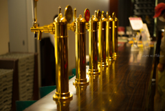 輝く beer server