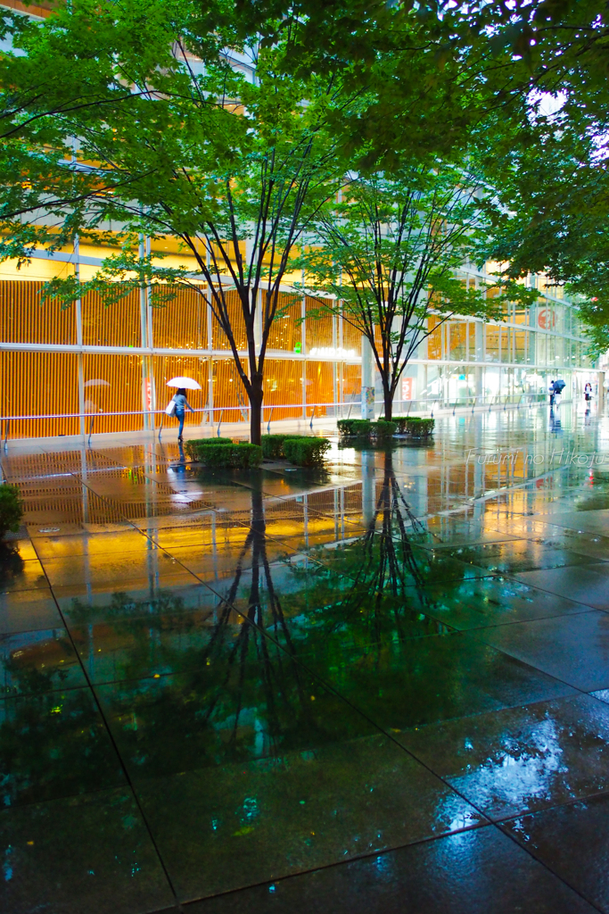街歩き　雨傘と・・・