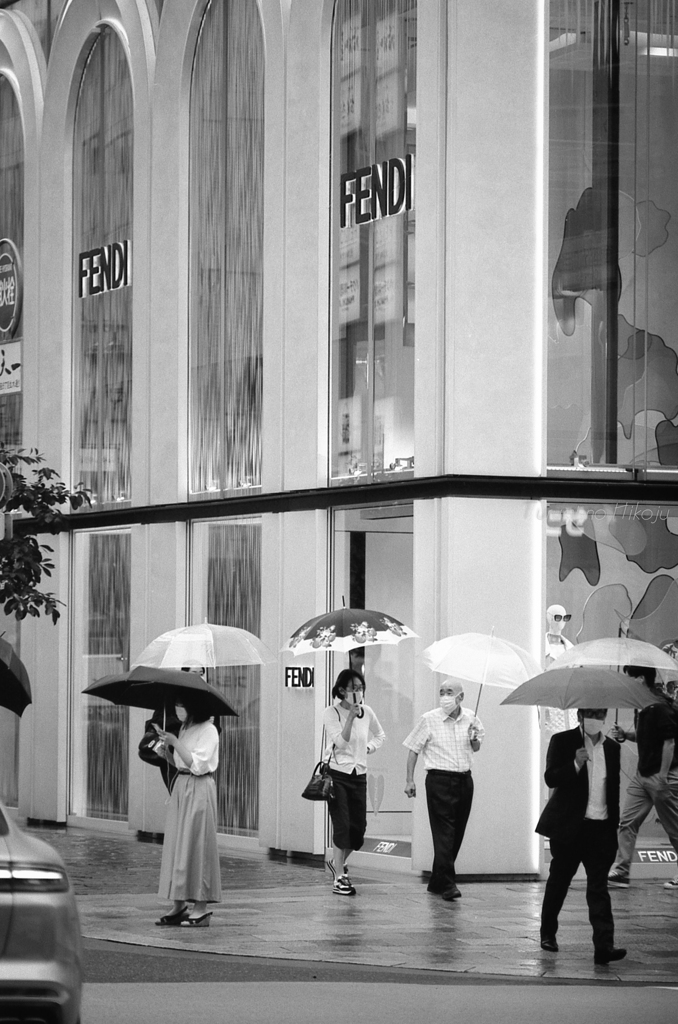 雨の街角