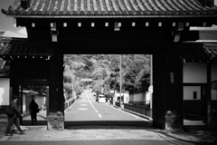 門前